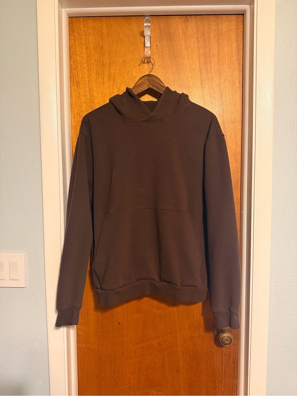 Men's Lululemon Brown Pullover Hoodie - Classic Casual Hoodie